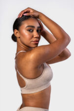 NEBBIA Топ Medium-Support Sports Bra TOTALLY SEAMLESS 305 cream — изображение 2
