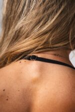 NEBBIA Топ Lift-Up Sports Bra FLOW SEAMLESS 495 BLACK — изображение 5