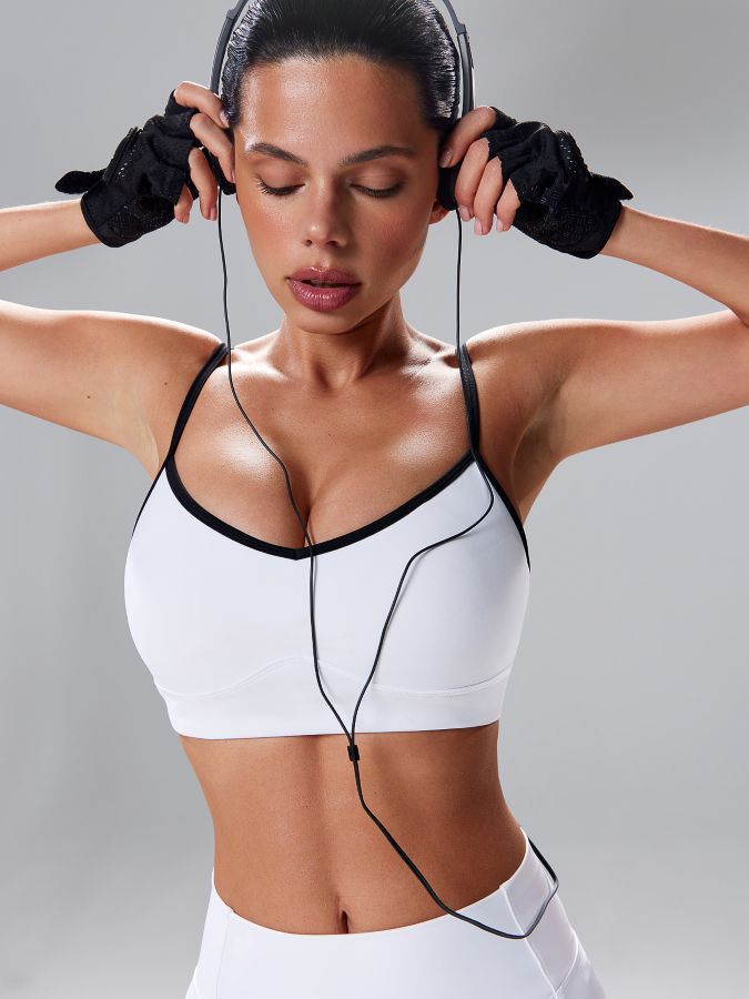 380d7f6c28e511f182d418c04d45c689_704aa5c8293911f182d518c04d45c689 NEVERLATE Моделирующий топ-бра с контрастной окантовкой белый NW08.1445.2 — изображение 1