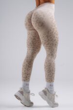 NEBBIA Лосины Push-Up Compression Leopard Leggings 849 PRIMAL кремовый — изображение 2