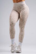 NEBBIA Лосины Push-Up Compression Leopard Leggings 849 PRIMAL кремовый — изображение 4