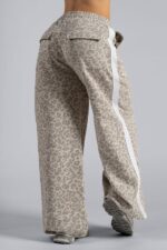NEBBIA Брюки Baggy Leopard Sweatpants 865 PRIMA кремовый — изображение 2