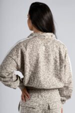 NEBBIA Свитшот Half-zip Leopard Sweatshirt 866 PRIMAL кремовый — изображение 3